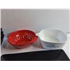 Image 5 : (2) Square Dining Plates, (8) Black Ceramic Bowls, Strainer and Corning Ware Dish