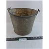 Image 1 : Vintage Metal Pail