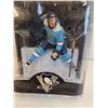 Image 2 : NHL Sidney Crosby Hockey Figurine in Box