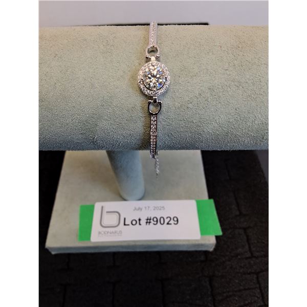 ^1.00 CT GRA Certified Round Brilliant Cut Moissanite Stones VVS Very Light Green Color Set in Cente