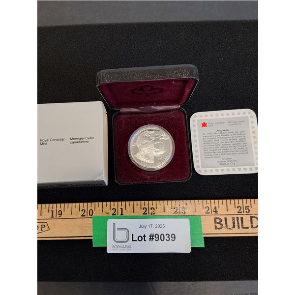^ Royal Canadian Mint 1995 Silver Dollar Coin in Case