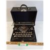 Image 1 : Antique Underwood Standard Portable Typewriter w/Case - 12" x 10" x 5"