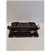 Image 6 : Antique Underwood Standard Portable Typewriter w/Case - 12" x 10" x 5"