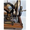 Image 6 : Antique Portable Singer Sewing Machine- Hand Crank- CANNOT SHIP