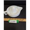 Image 1 : Vintage Sunkist Milk Glass Juicer/Reamer - 9" x 6" x 3"