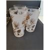 Image 4 : MCM Dominion Pine Cone Frosted Glasses Set w/ Metal Caddy
