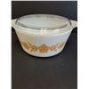 Image 2 : PYREX Butterfly Gold Pattern 1.5 Quart Dish w/Lid