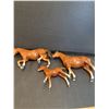 Image 4 : (3) Vintage Breyer Quarter Horse Family Figurines