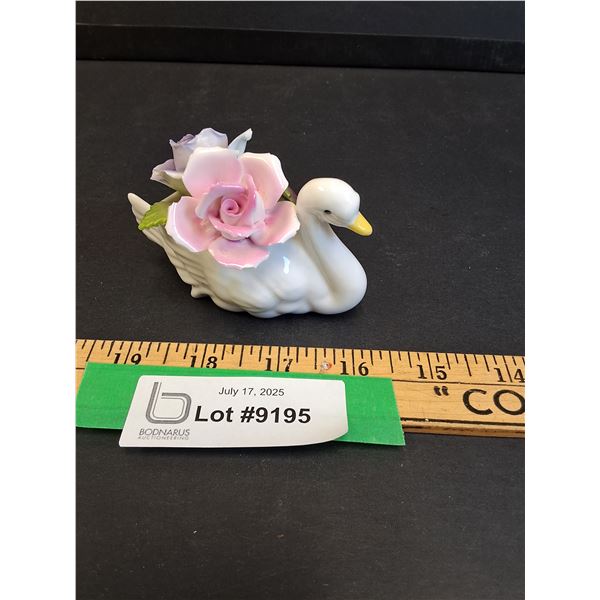 Aristocrat Porcelain Swan Figurine - 4" x 2.5"