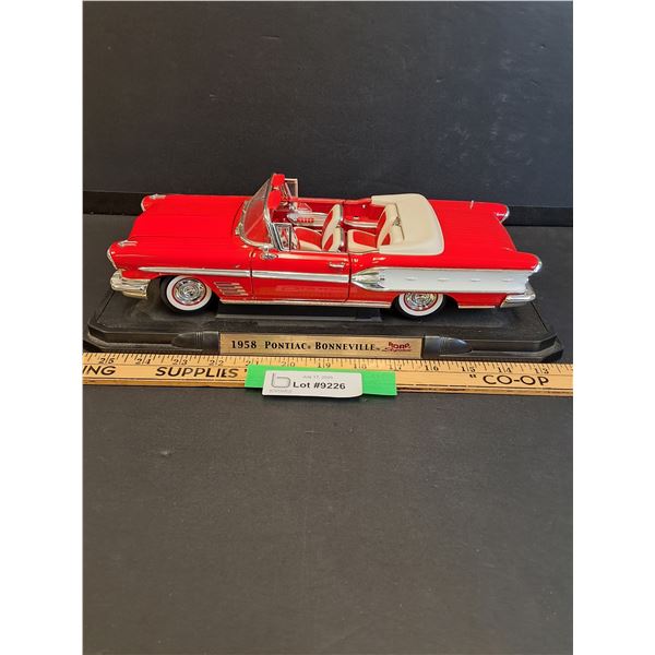 Pontiac 1958 Bonneville Model Car - 1:18 Model Scale