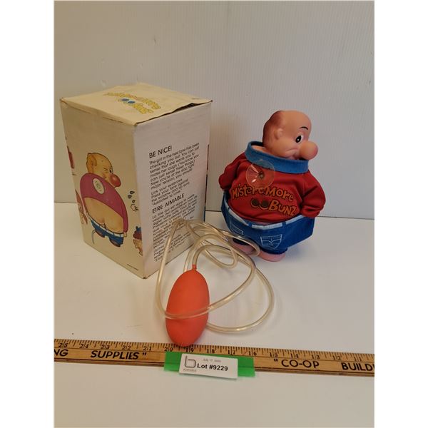 Vintage Flash Buttinski Car Window Display (Works, Moons People in other Vehicles) Comes w/Box