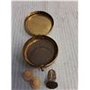 Image 2 : Vintage Collar Buttons Tin with 2 Buttons and Clasp