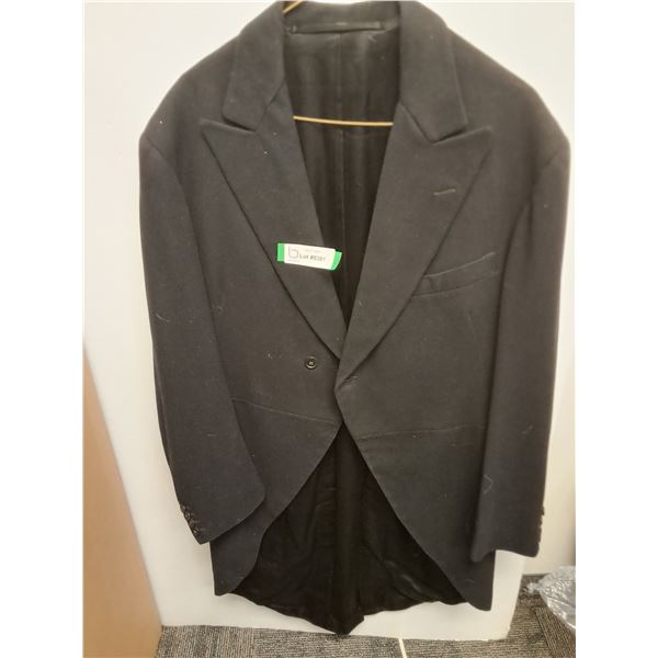 * Vintage Single-Button Tailed Men's Coat - Approx Size S/M - Needs Repair