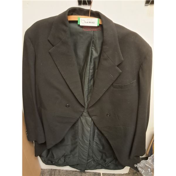 * Vintage J.Wippell Single-Button Tailed Men's Coat - Approx Size L