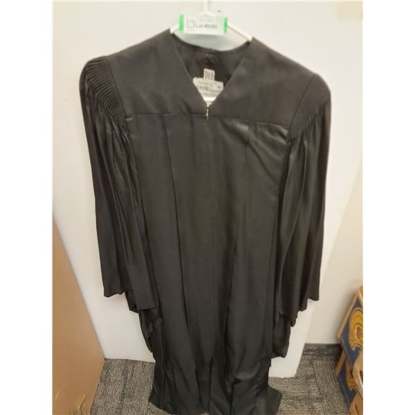 * Vintage E.R.Moore Graduation Gown - Approx Size Small/Medium