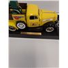 Image 6 : Home Hardware Style 1938 Studebaker Model - 1:24 Scale