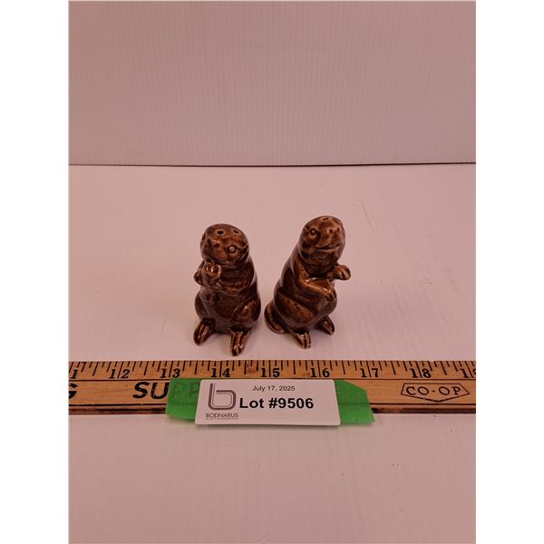 Vintage Ceramic Beaver Salt & Pepper Shaker Set - 3" Tall