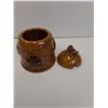Image 2 : Vintage Ceramic Honey Pot - Beehive Theme - 5" x 3.5"