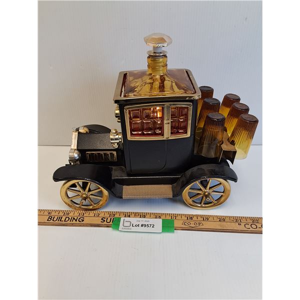 Vintage Ford Model T Light-Up Car w/Decanter & (6) Amber Shot Glasses Set - Front Grill Needs TLC