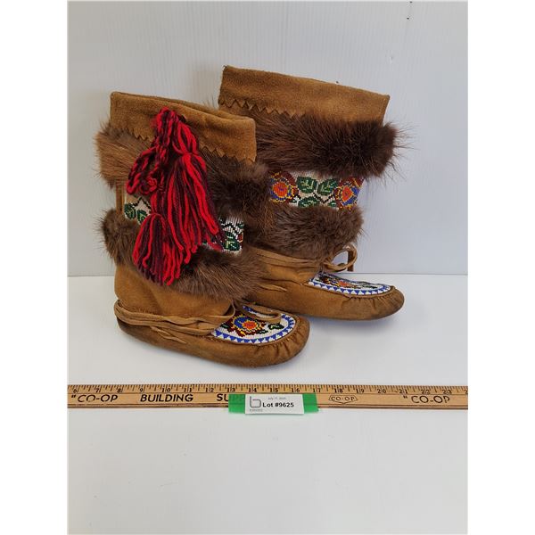 Indigenous Handmade Moccasins From Robertson's General Store in La Ronge - Women's Size 7 Approx