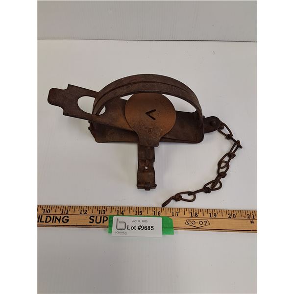 Oneida Jump Trap #4 - 10" x 4.5" x 6"