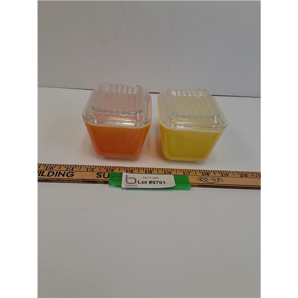(2) PYREX Yellow and Orange Refrigerator Dishes w/Lids - 1.5 Cups