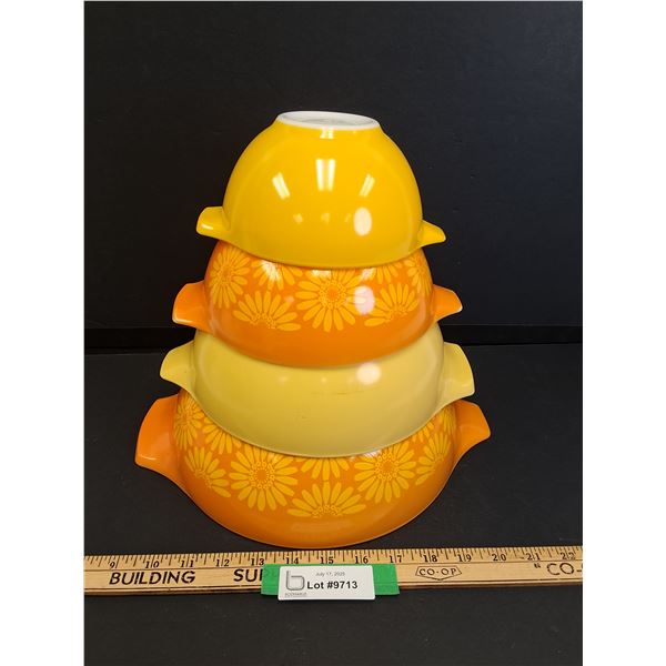 PYREX Daisy Cinderella Nesting Mixing Bowls Set