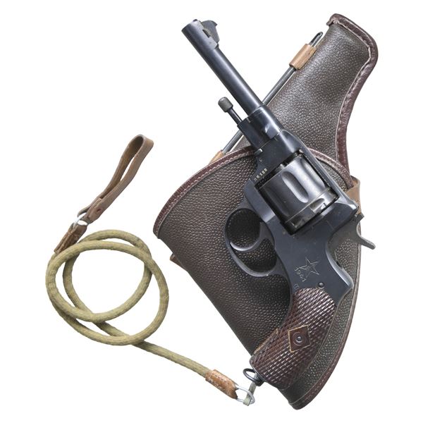 WW2 RUSSIAN NAGANT 1895 DA REVOLVER.