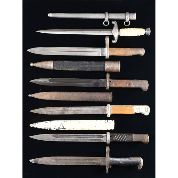 5 BAYONETS & REPRODUCTION DAGGER