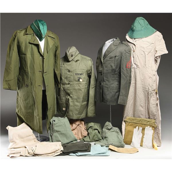 LARGE GROUP OF US MILITARY FEMALE UNIFORMS.