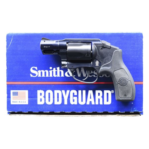 SMITH & WESSON BODYGUARD 38 DA REVOLVER.