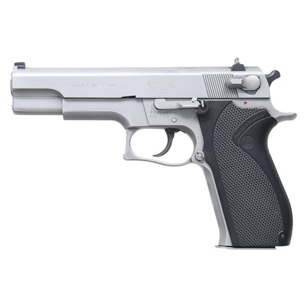SMITH & WESSON MODEL 4506 SEMI AUTO PISTOL.