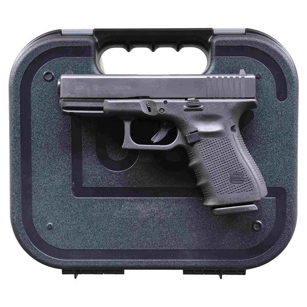 GEN. 4 GLOCK MODEL 19 SEMI AUTO PISTOL WITH CASE.