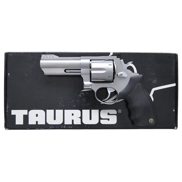 TAURUS M44 DA REVOLVER.