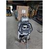 Image 2 : LAVEUSE À PLANCHER 21" AUTO. ADVANCED #BA5321, CHARGEUR INCLUS (CONDITION INCONNUE)
