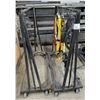 Image 1 : LOT DE 2 SUPPORTS EN METAL DIVERS