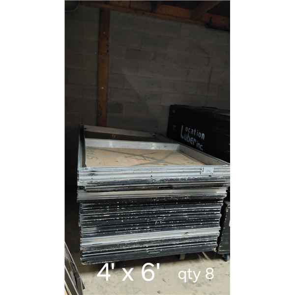PLATEFORME DE SCÈNE (PRATICABLE) 4' X 6', EN ALUMINIUM