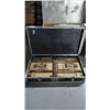 Image 2 : TABLE DE MAQUILLAGE PLIABLE 48" X 25" X 30"