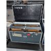 Image 2 : LOT DE 5 TABLES DE MAQUILLAGE PLIABLE 48" X 25" X 30"