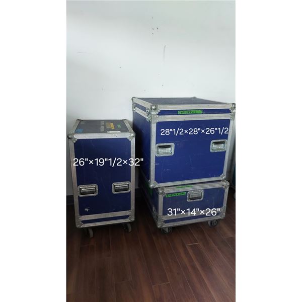 LOT DE 3 BOITES DE TRANSPORT GRANDEURS ASSORTIES