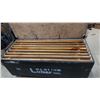 Image 2 : LOT DE 16 BANC PLIABLES EN BOIS 70" X11" X 17-1/2" A/ BOITE DE TRANSPORT