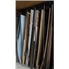 Image 2 : LOT DE 19 FEUILLES DE PLASTIQUES ET AUTRES