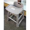 Image 1 : Rubbermaid High Chair