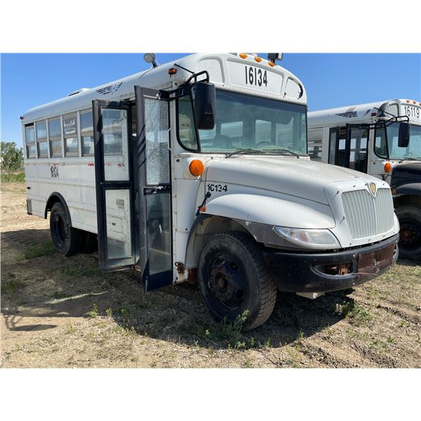 International CE 300 diesel bus. Approx 22ft, good rubber, body and interior in good condition. VIN 