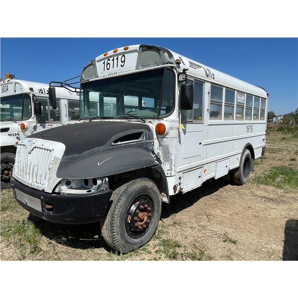 2006 International CE 300 diesel bus. Approx 22ft, good rubber, body and interior in good condition.