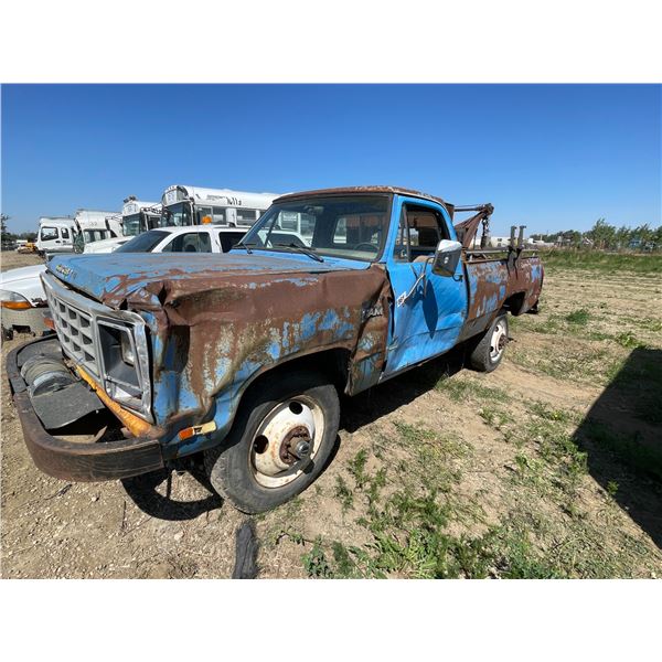 Dodge Ram tow truck. Reg cab, winch on front , sherlock boom. SN. Not visible, sold for parts