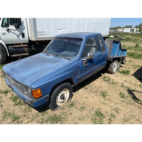 1984 Toyota ext. cab truck. VIN JT4RN56D9E0035210