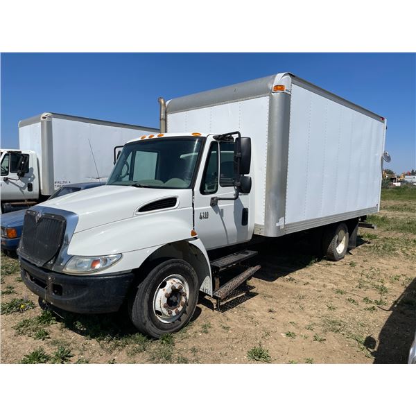 2006 International 4200 cube van. VT365 engine. Approx 17ft box, bike, various parts. VIN 1HTMLAFM87