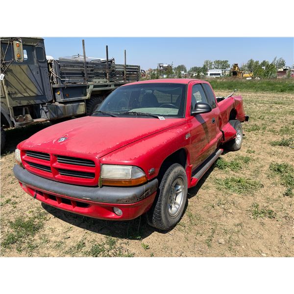 1997 Dodge Dakota sport V8 magnum. Trailer hitch, misc truck parts in box. VIN 1B7GL23Y6VS247585