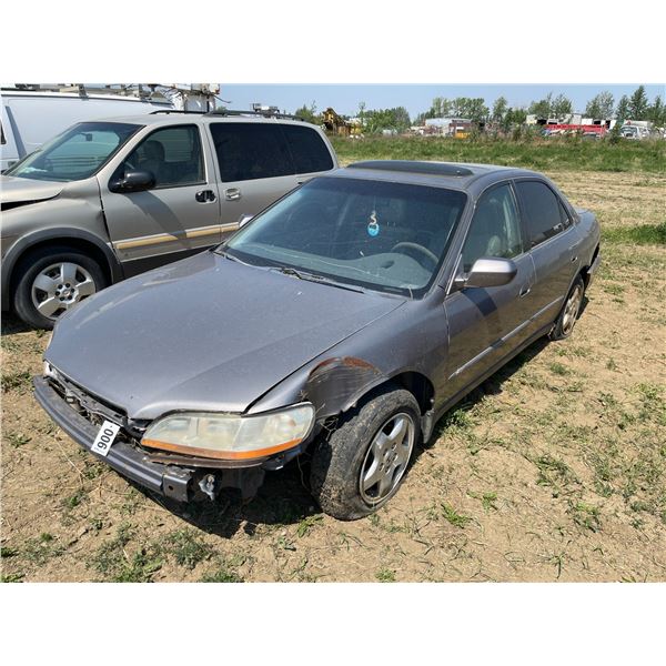 2000 Honda Accord car. VIN 1HGCG1654YA802897